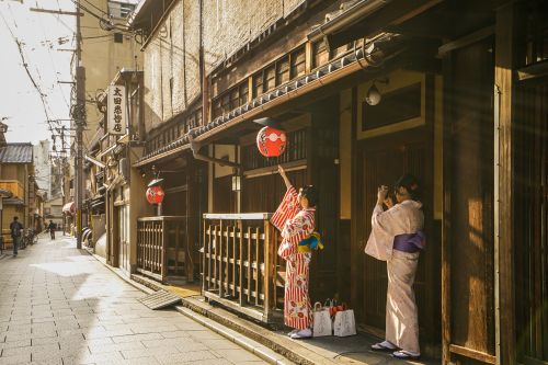 祝贺第九届朝日杯日语演讲比赛完美落幕